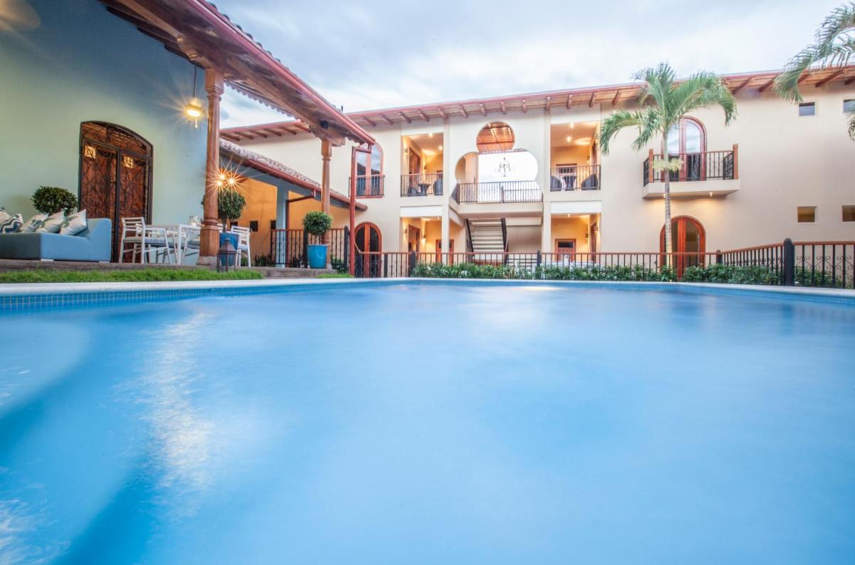 Suitetrails - Hotel Plaza Marbella Granada