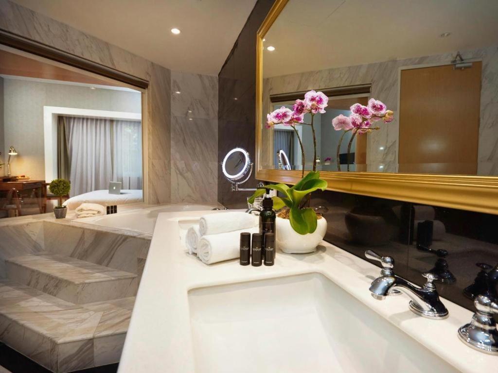 Kingwood Boutique Hotel - Housity