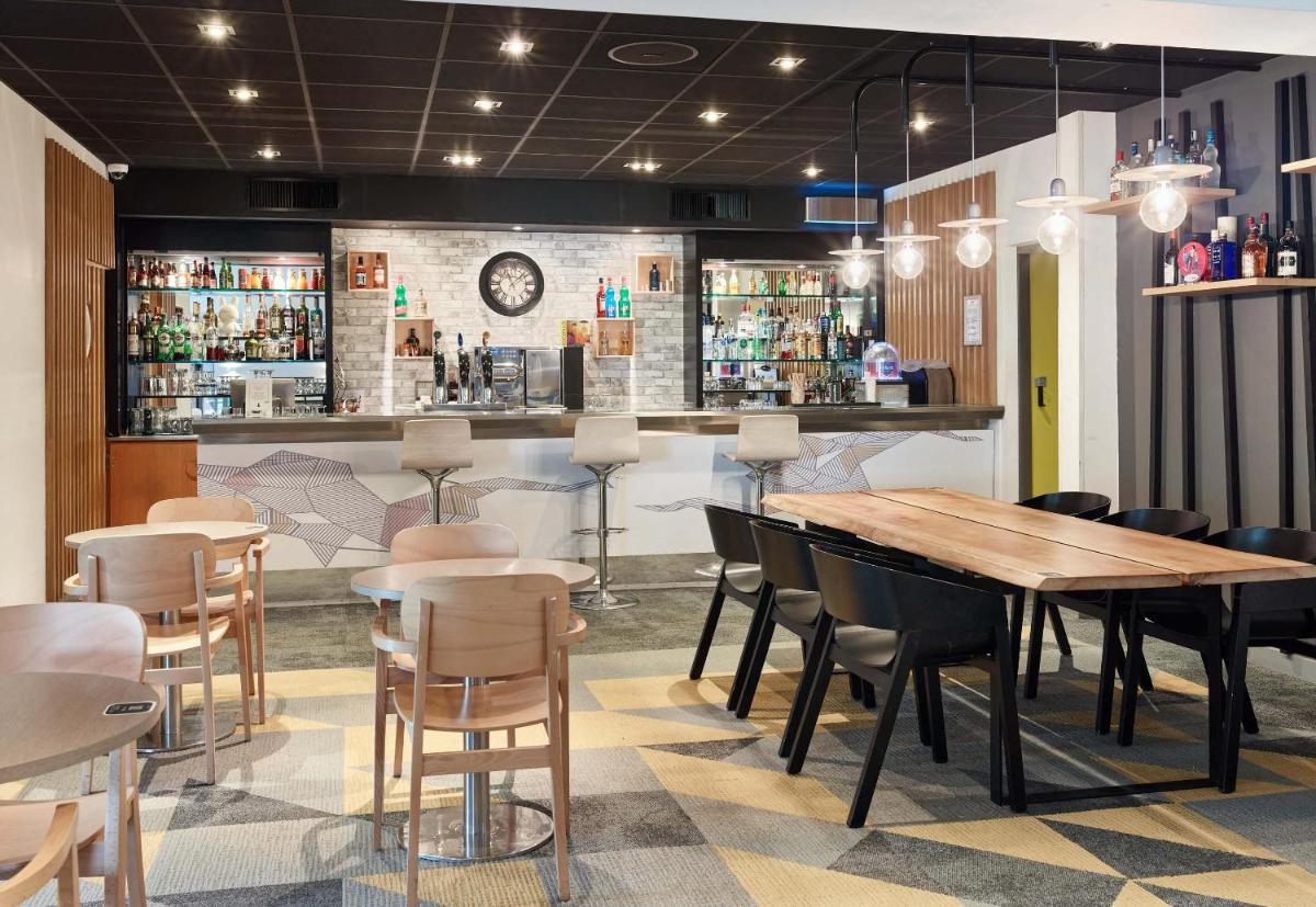 B&B HOTEL Cergy Port 4 étoiles - Housity