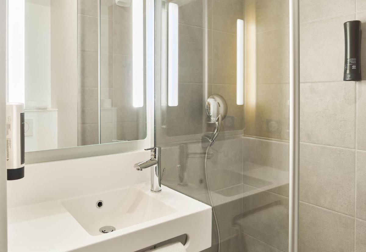 B&B HOTEL Versailles Rocquencourt - Housity