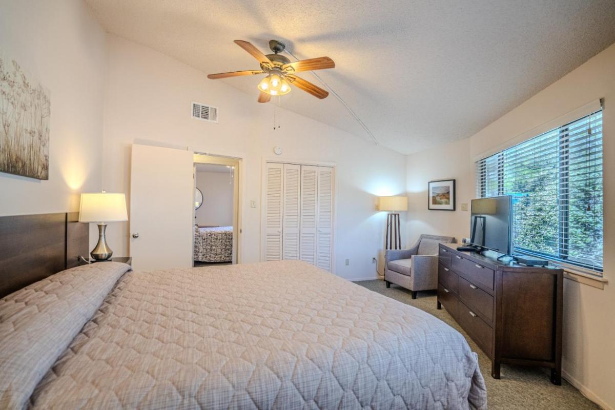 Lakefront Bungalow With Community Poolhot Tub #3 - Housity