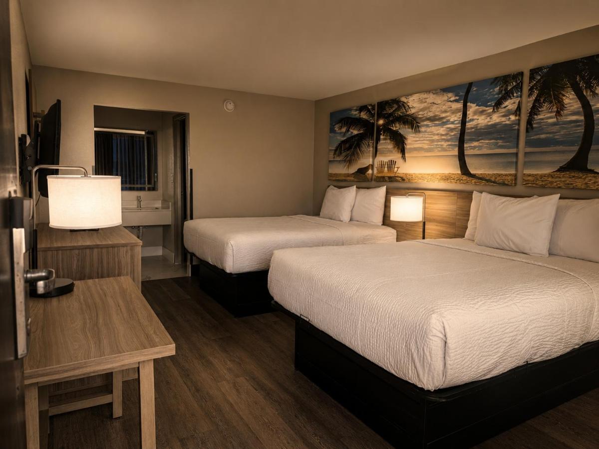 Days Inn by Wyndham Fort Myers - Housity