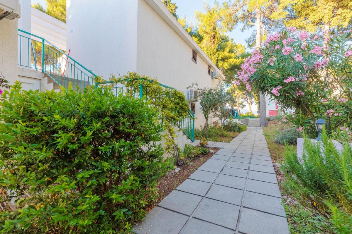 Lumbarda Resort Apartments - Housity