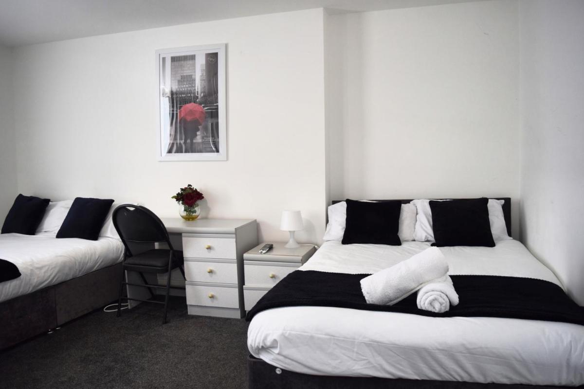 Ilkeston 2BR 3Bed Apartment w'Smart TV & WiFi - Housity