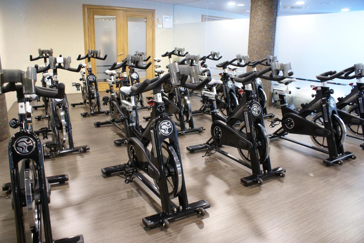 Gimnasio o instalaciones de fitness de Cumbria Spa Hotel 3* Sup