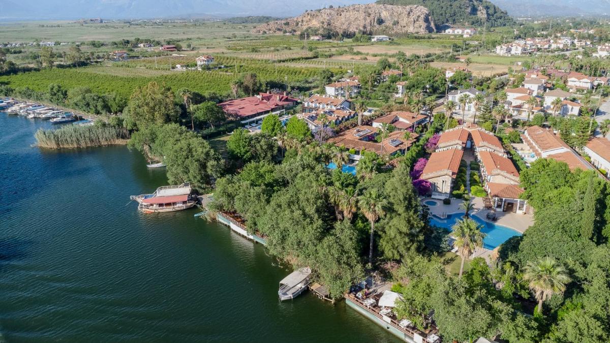 Aydos Hotels & Breeze Restaurant - Housity