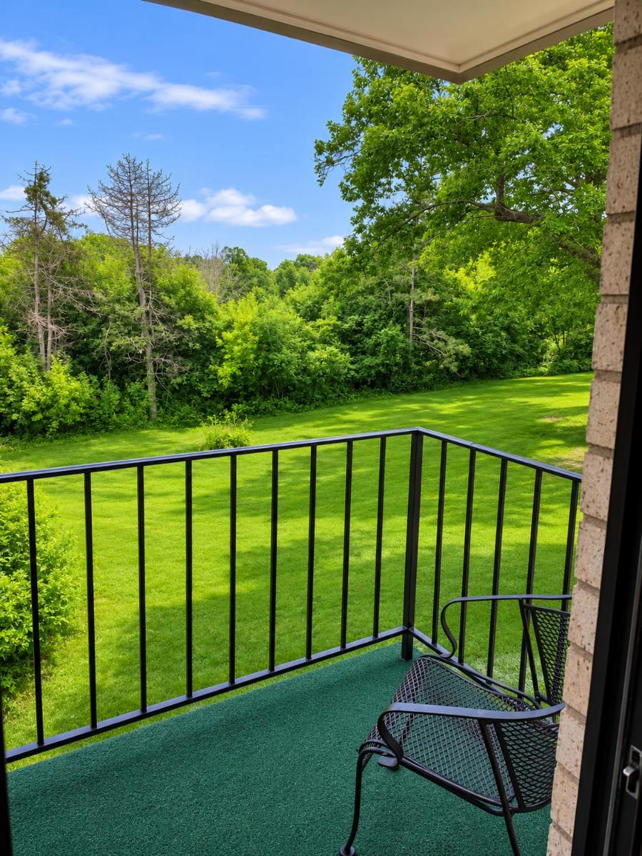 Chateau Royale Inn - Housity