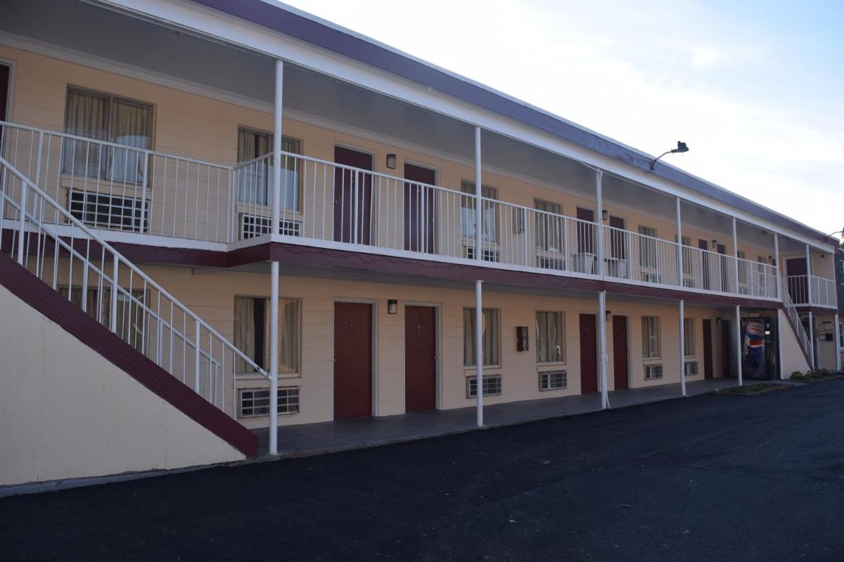 Fort Eustis Inn - Housity