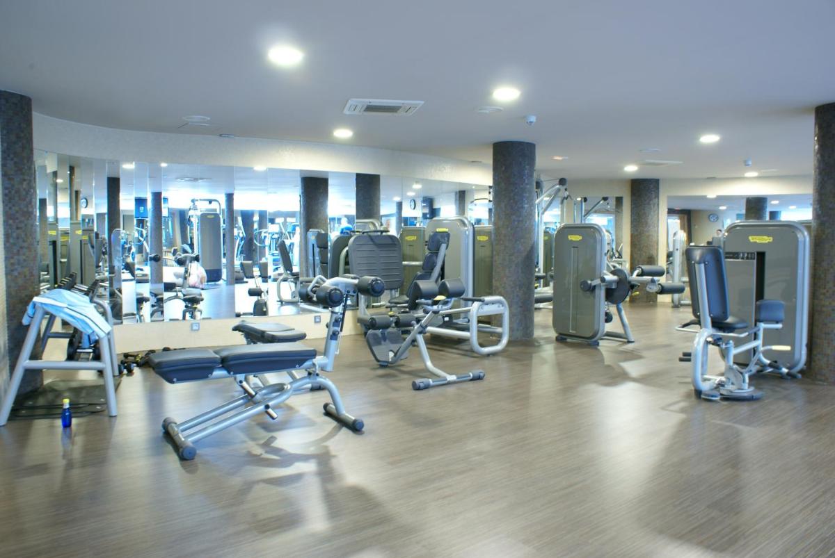Gimnasio o instalaciones de fitness de Cumbria Spa Hotel 3* Sup