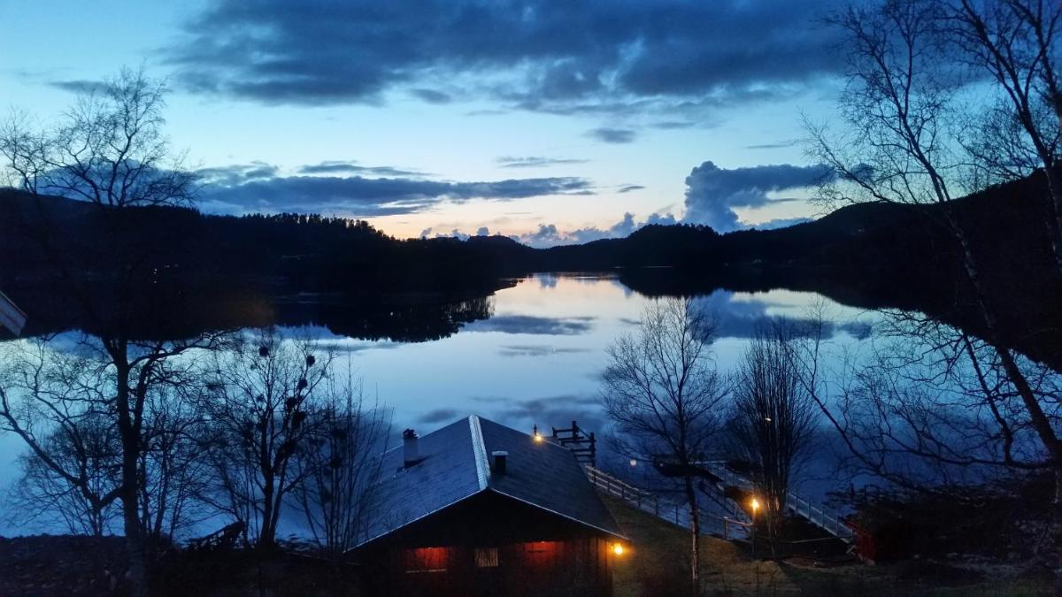 Nesheim Cabin-By-The-Sea - Housity
