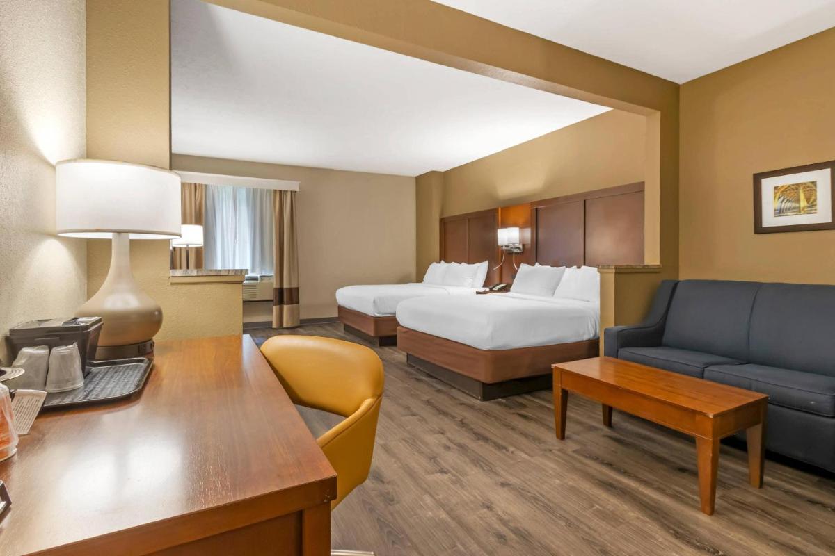 Comfort Suites At the University - Housity
