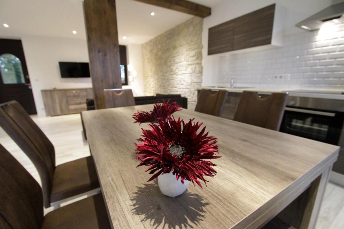 Cuisine ou kitchenette dans l'établissement Le Moulin d'Oscar & Spa - Mulhouse Nord