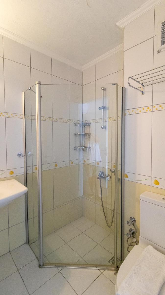 Aydos Hotels & Breeze Restaurant - Housity