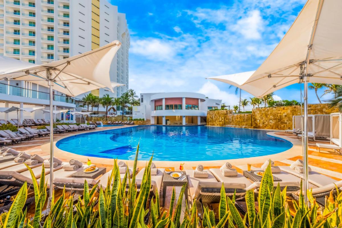 Altitude at Krystal Grand Cancun - All Inclusive - Housity