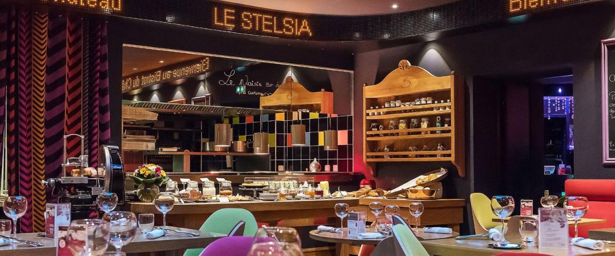 Boissons dans l'établissement Le Stelsia Resort