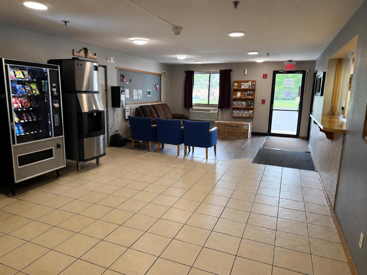 Coldwater Inn & Suites near I 69 - Housity