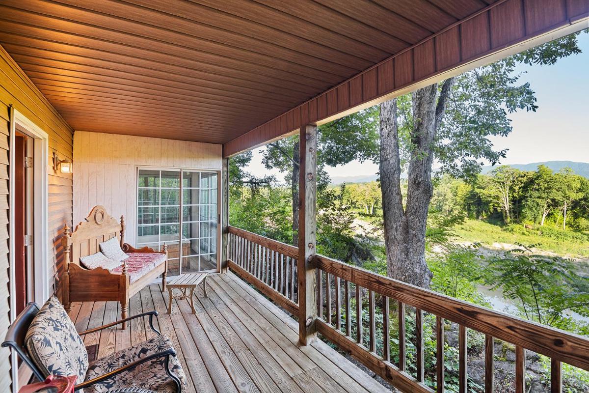 Nolichuckey Bluffs Bed & Breakfast Cabins - Housity