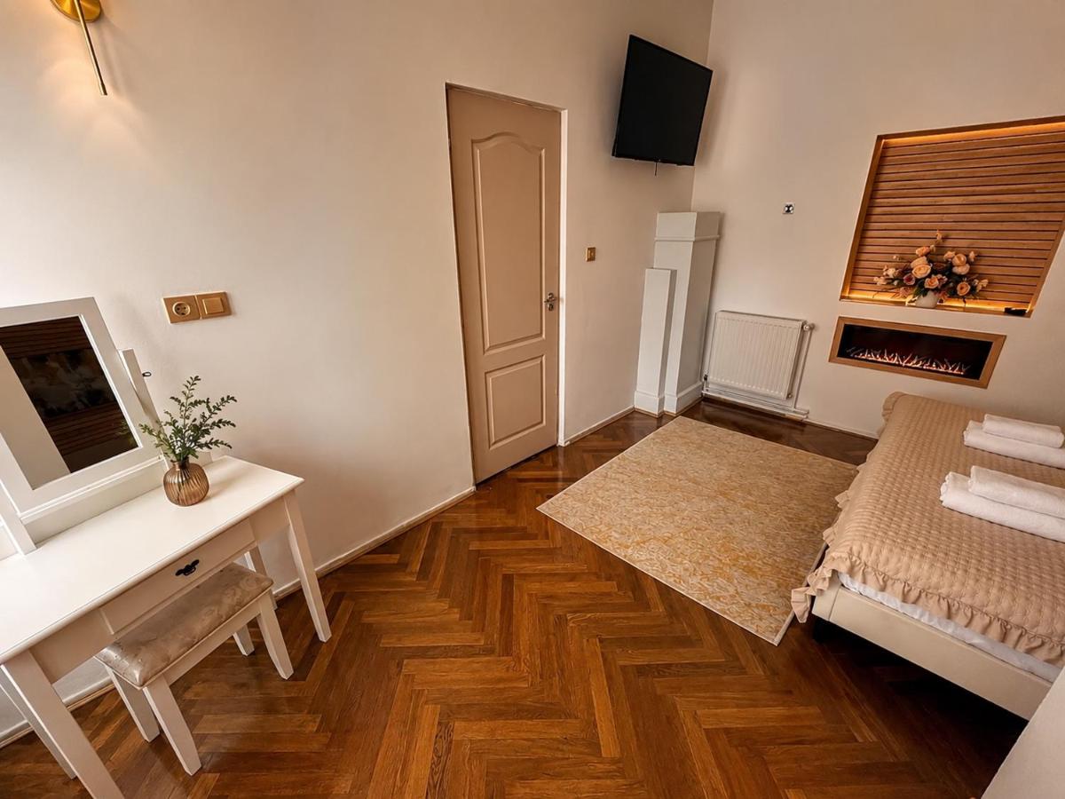 Joseph Hayn Apartments - Housity