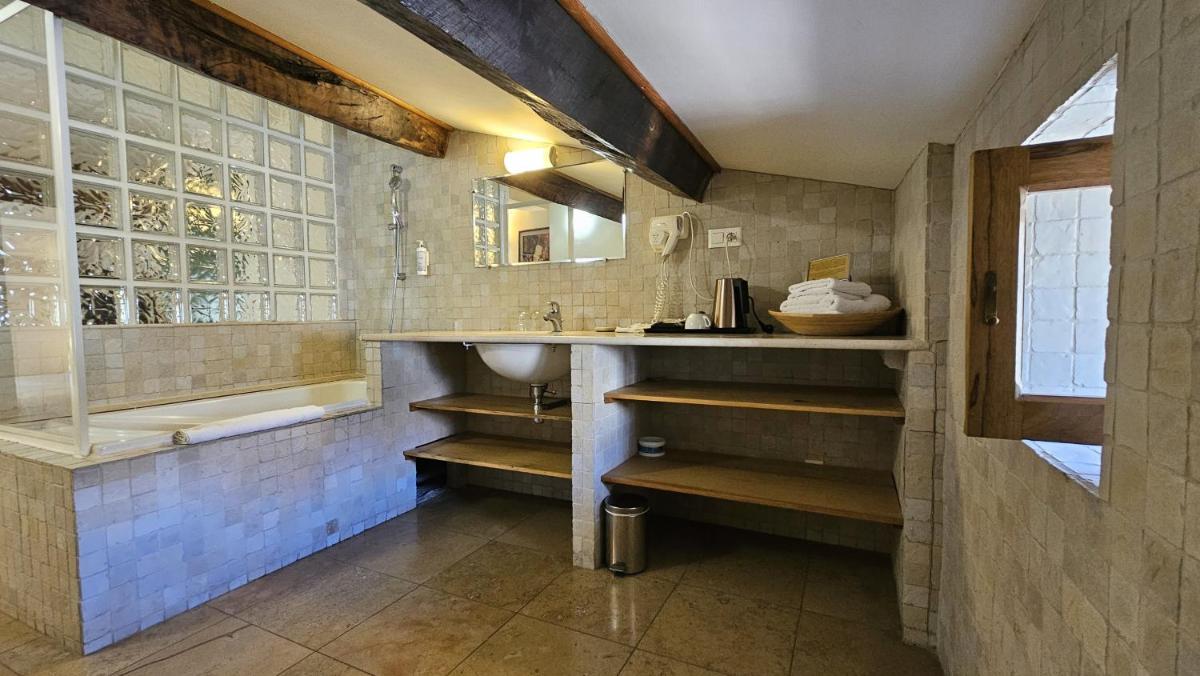 Hôtel la Fête en Provence - Housity