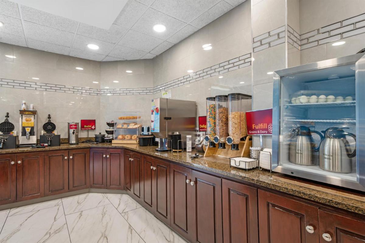 Best Western Plus Indianapolis - Housity