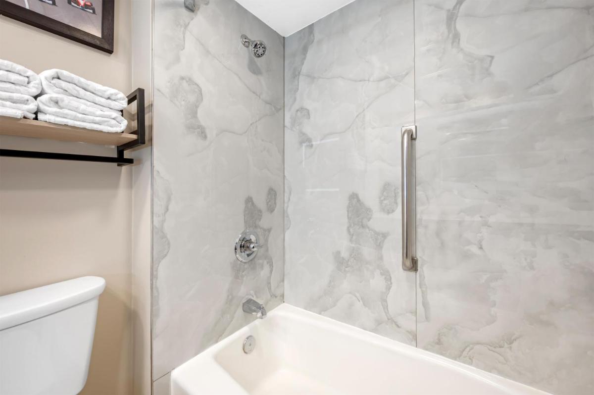 Best Western Plus Indianapolis - Housity
