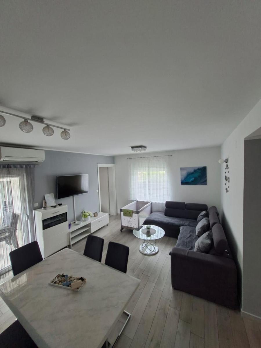 Villa Luminous - Housity