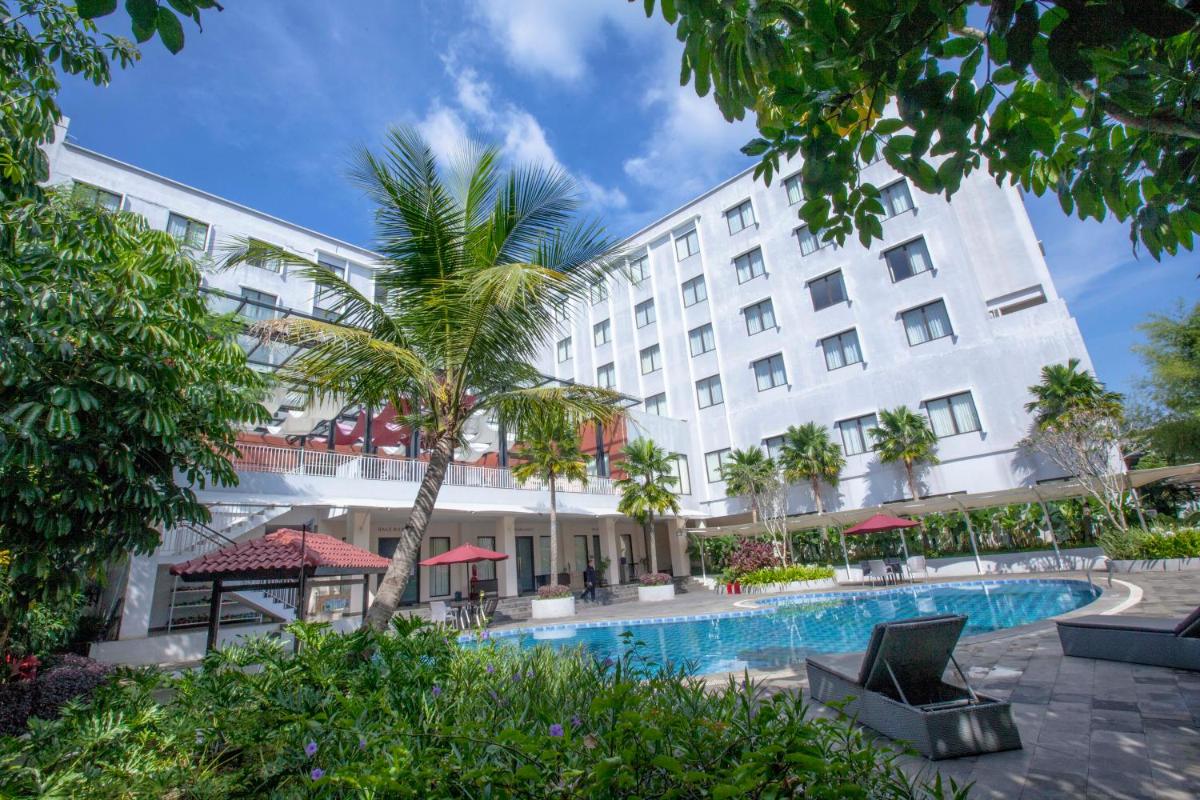 Padjadjaran Suites Resort and Convention Hotel - Housity