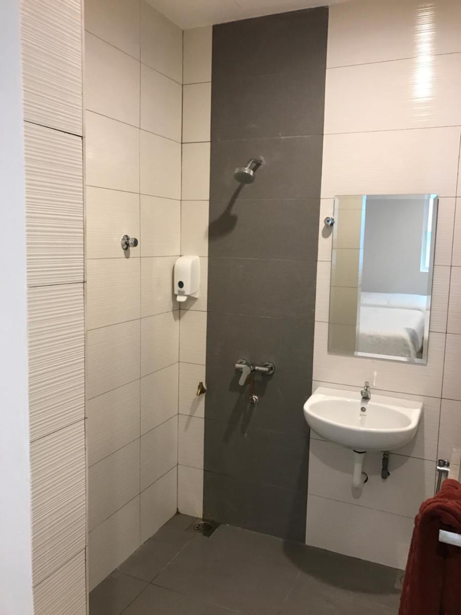 Brezza Hotel Sitiawan - Housity