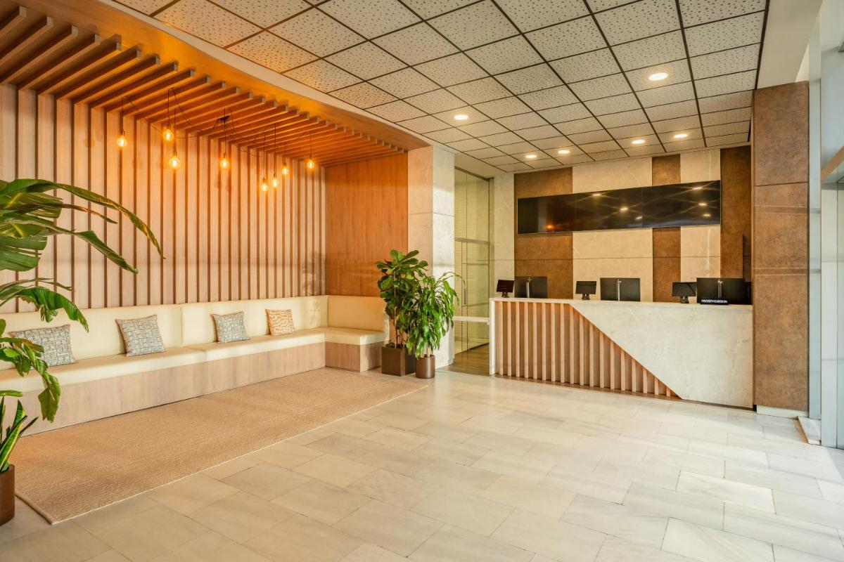 Madrid Airport Suites, Affiliated by Meliá - Housity