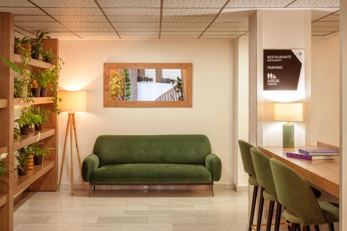 Madrid Airport Suites, Affiliated by Meliá - Housity