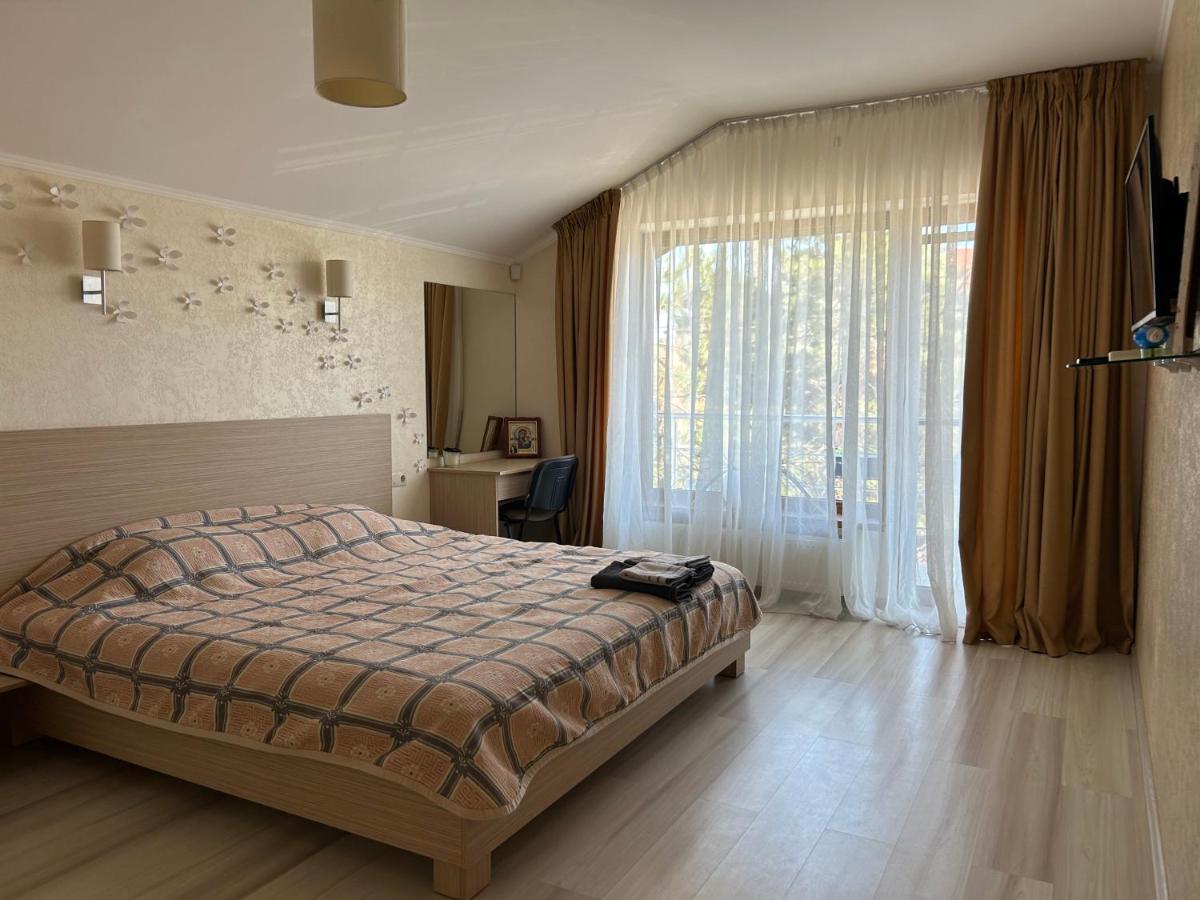 Villa Life - Housity
