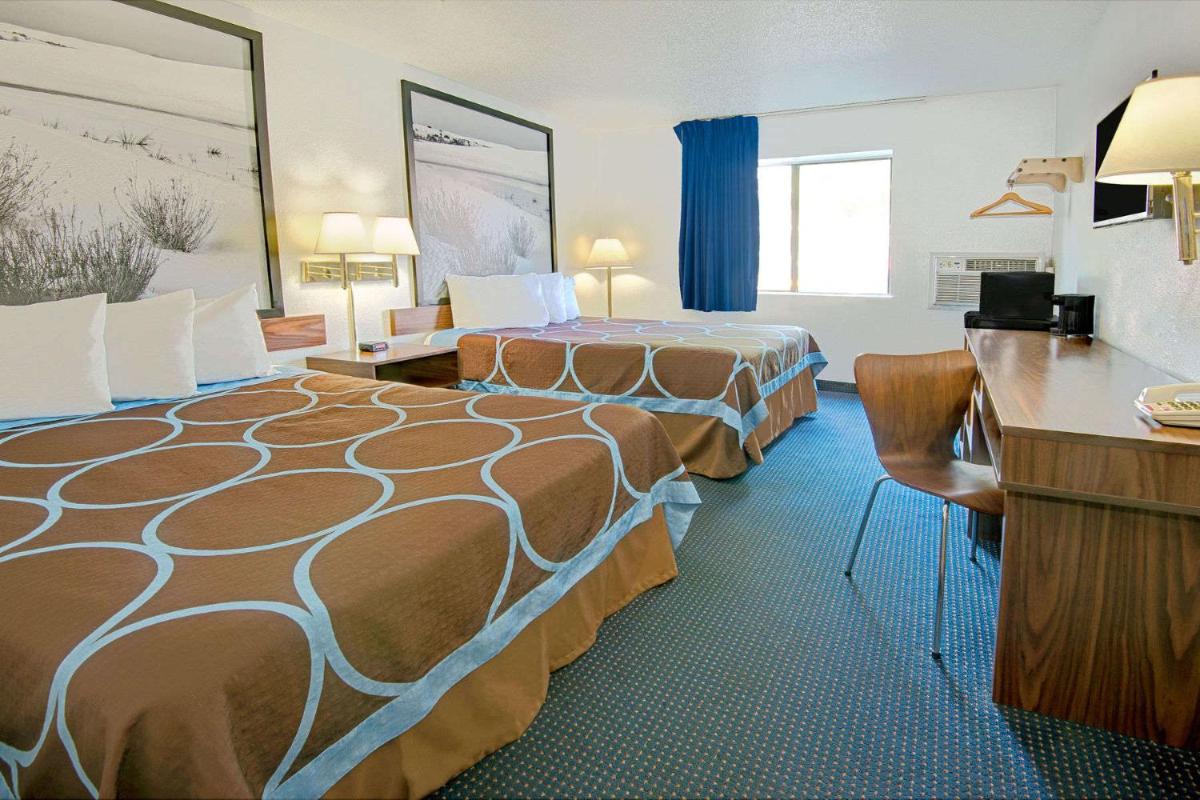 Super 8 by Wyndham Las Cruces University Area - Housity