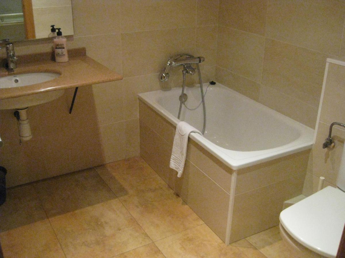 Hotel Del Llac - Housity