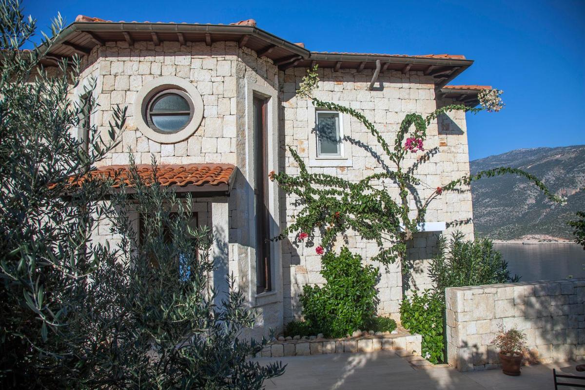Luxury Villa Caretta - Housity