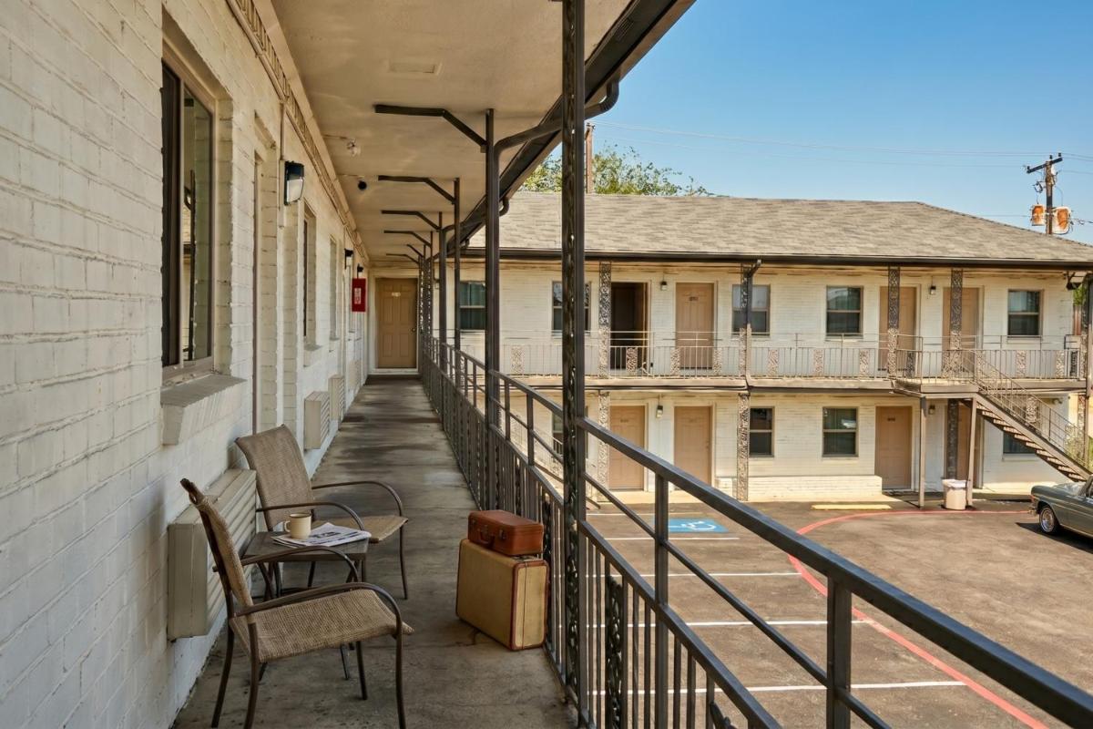 Exclusivo Inn by OYO Grand Prairie, TX - Housity