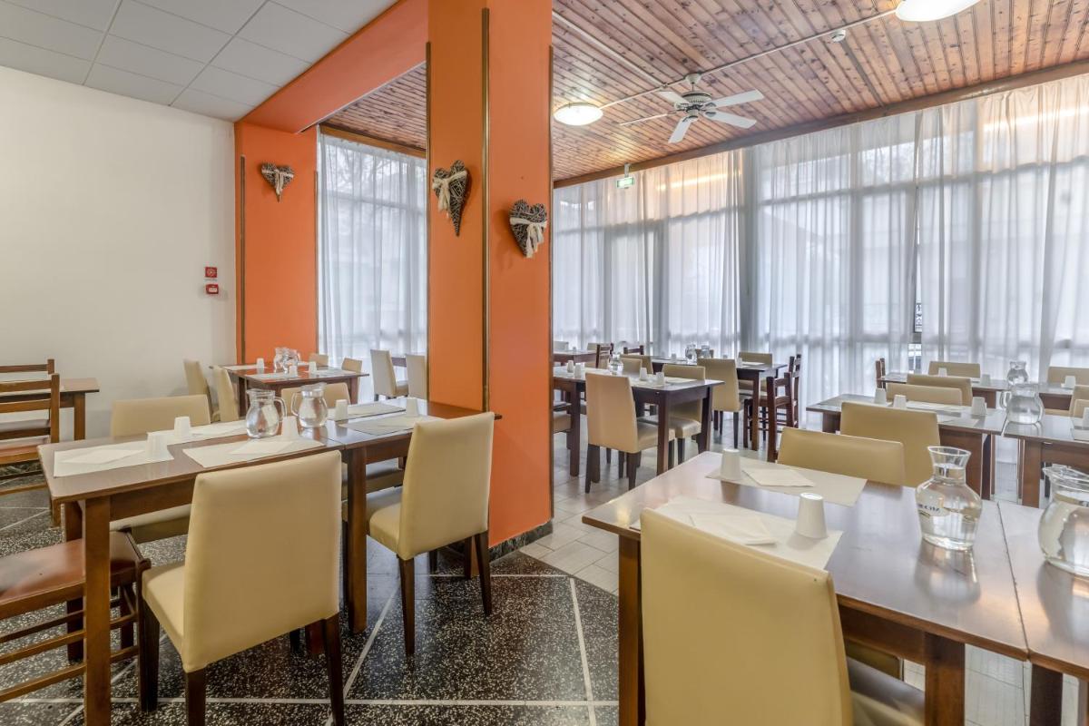 Hotel Sanremo - Housity