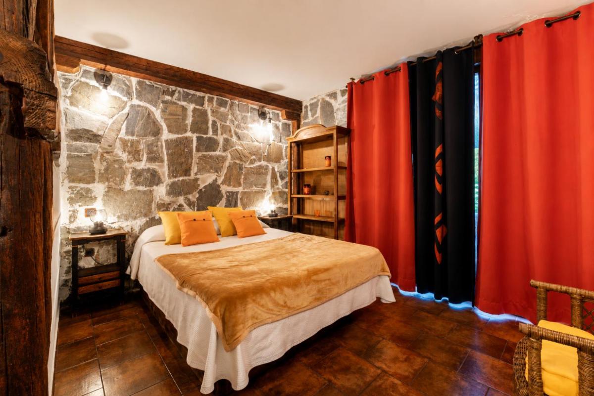 Apartamentos Rurales & Spa La Bárcena - Housity