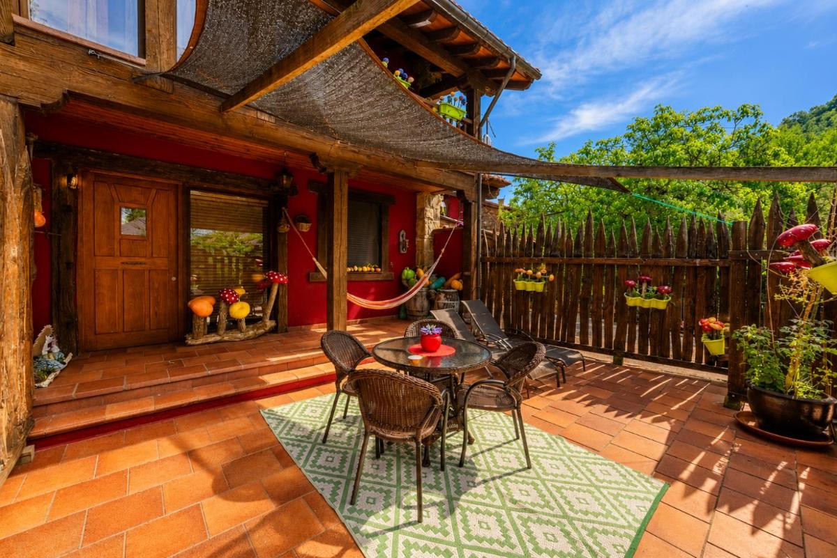 Apartamentos Rurales & Spa La Bárcena - Housity