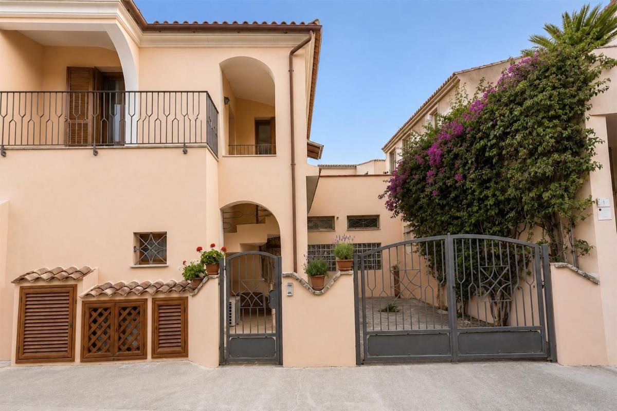Appartamento Mare Sardegna Porto San Paolo - Housity
