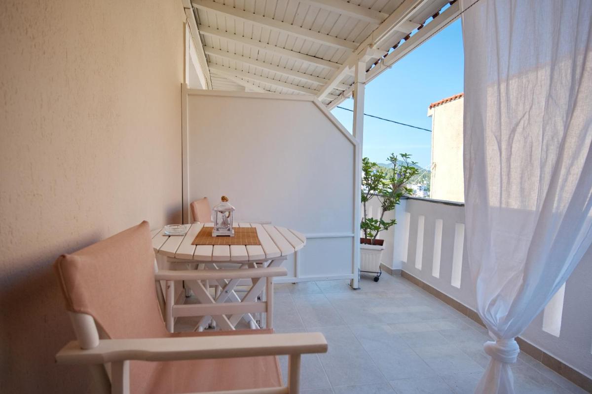 Ikos Studios and Apartments - Housity