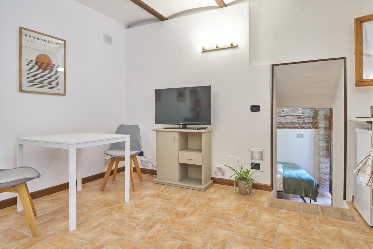 La Casina nel borgo di Corciano Umbria - Housity