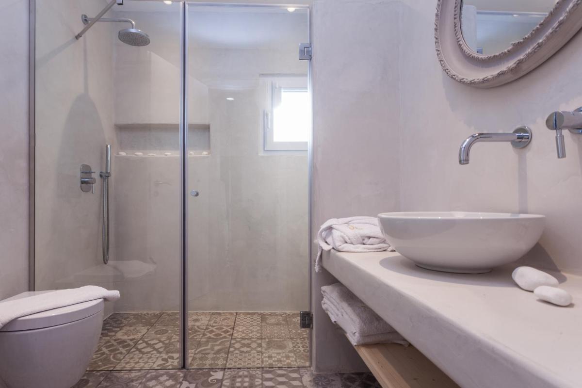 Flag Suites - Housity
