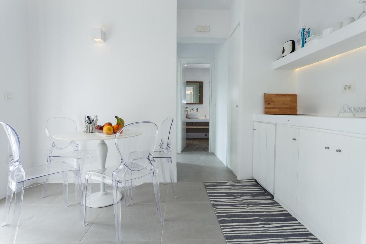 Flag Suites - Housity