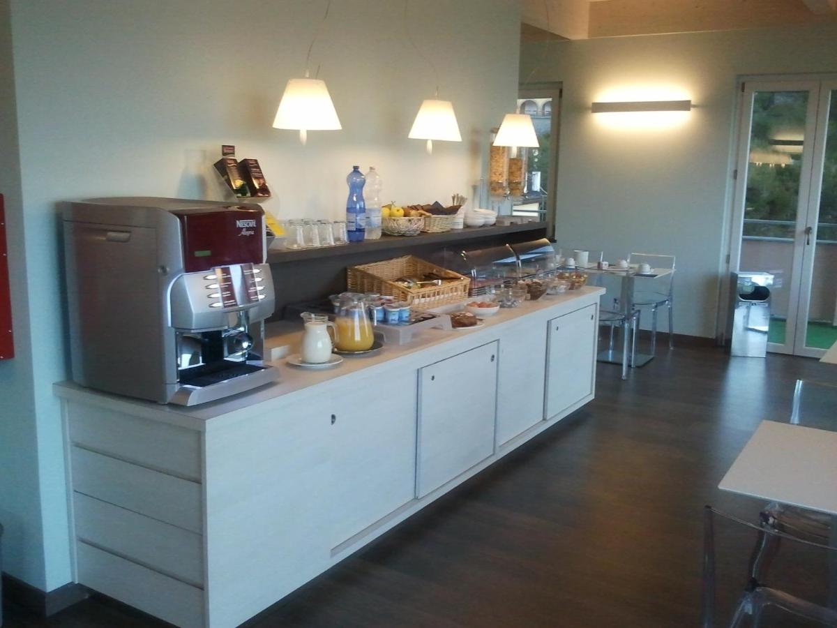 Hotel Delle Rose - Housity