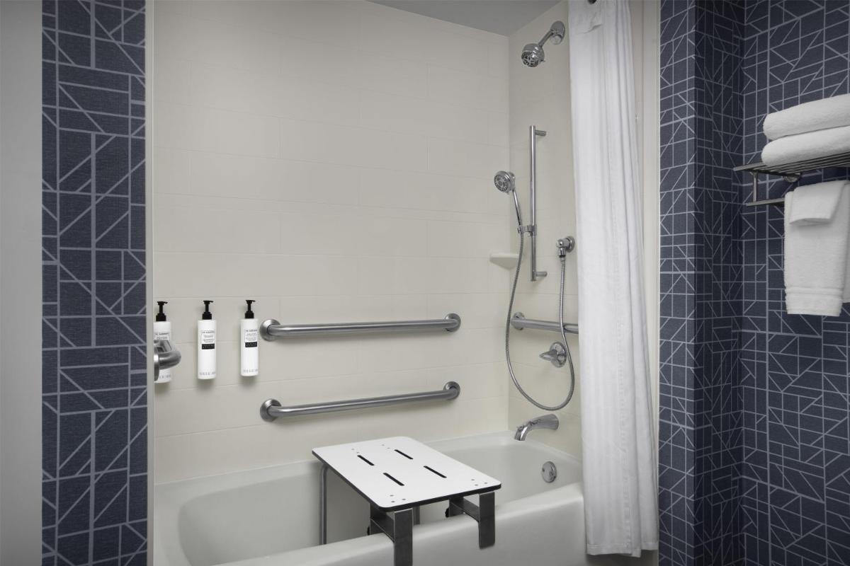 Homewood Suites by Hilton Gaithersburg/Washington, DC North - Housity