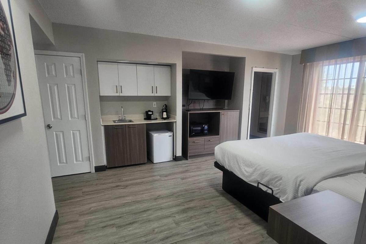 Ramada by Wyndham Westminster Denver - Housity