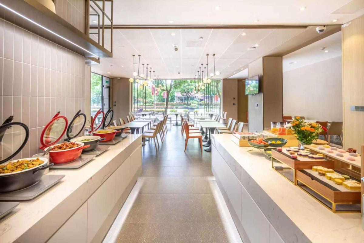 Atour X Hotel Shanghai Jinshan Wanda Plaza City Beach - Housity
