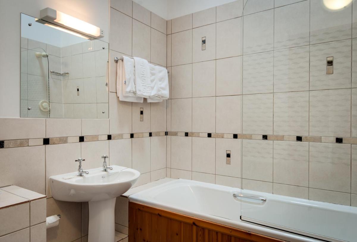 Parr Hall Farm, Eccleston - Housity