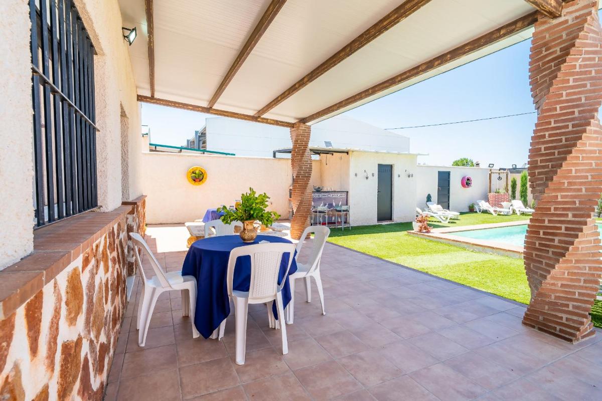 Casa Rural Rafael – Lantejuela - Housity