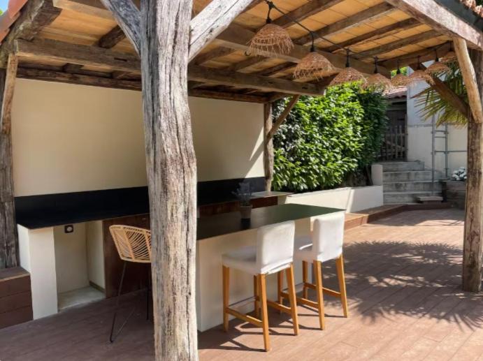 Maison au calme en bordure de rivière - Riverside House - Housity